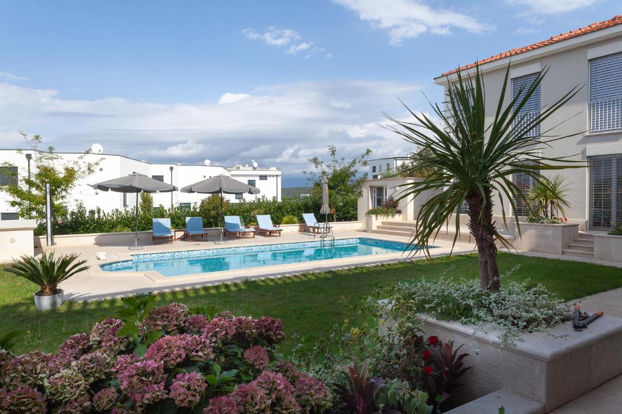 Luxury Rooms Vila Carissa Malinska Exterior photo